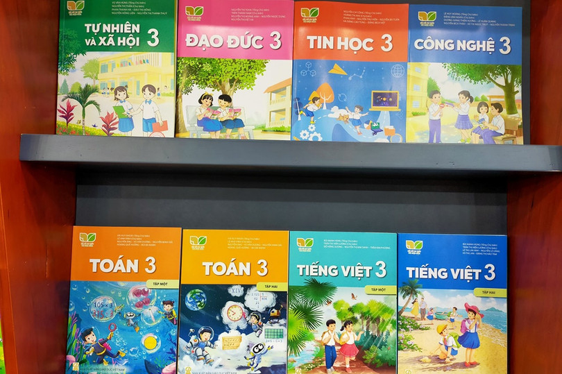 Thủ tướng yêu cầu chuẩn bị nội dung một bộ sách giáo khoa nhà nước