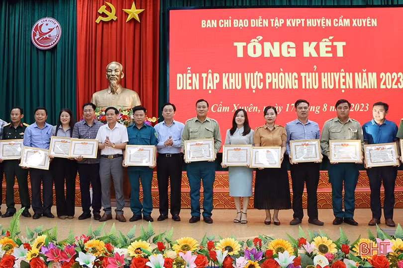 Cẩm Xuyên rút kinh nghiệm trong diễn tập khu vực phòng thủ năm 2023