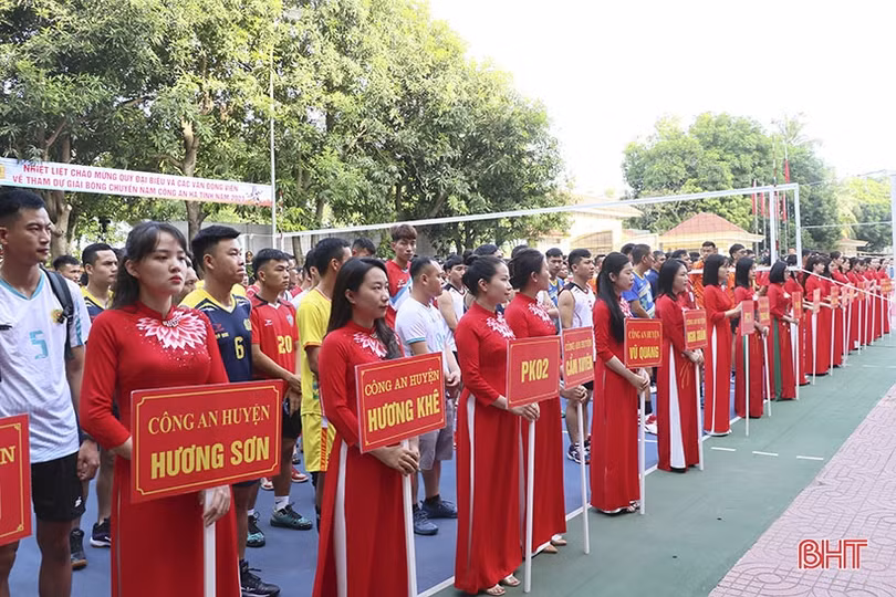 Khởi tranh Giải Bóng chuyền nam Công an Hà Tĩnh 2023
