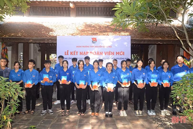 Sôi nổi Ngày hội chiến sĩ tình nguyện Hoa phượng đỏ của tuổi trẻ Hà Tĩnh