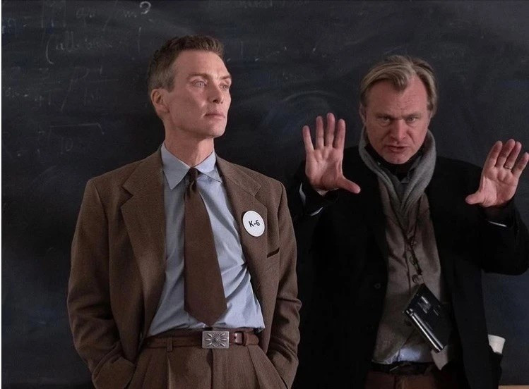 Christopher-Nolan 5 người nổi tiếng không dùng iPhone và lý do bất ngờ