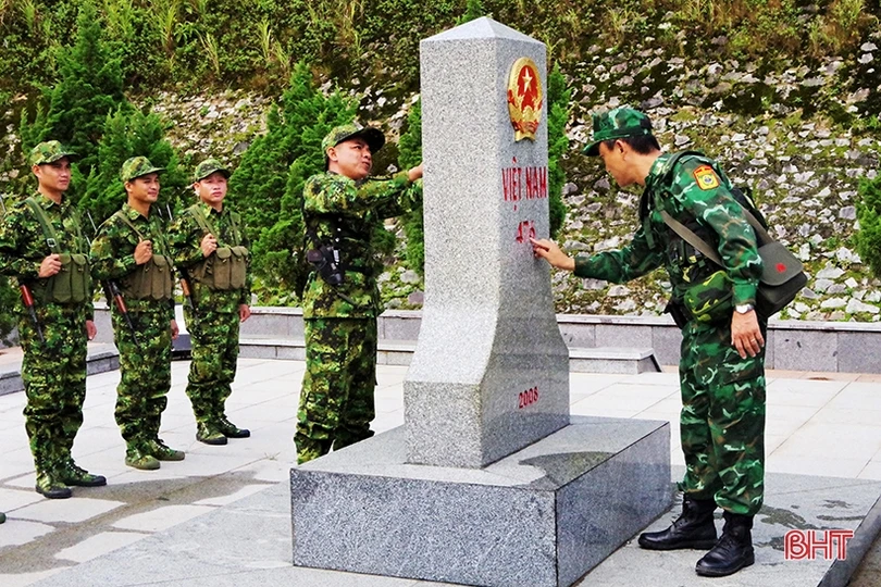 Tổ chức tuần tra song phương trên tuyến biên giới Việt Nam - Lào