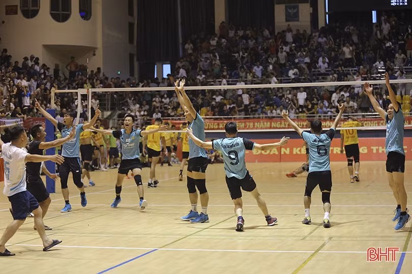 Công an Hương Sơn vô địch Giải Bóng chuyền nam Công an tỉnh