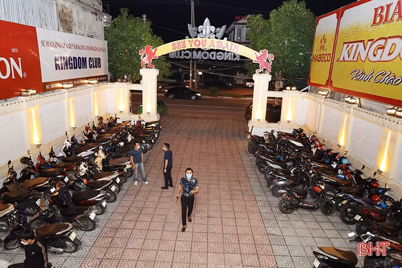 Các cơ sở karaoke tại Hà Tĩnh đón khách trong điều kiện phòng dịch COVID-19