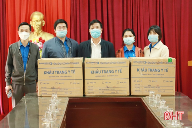 Hỗ trợ xây nhà mới cho 2 gia đình chính sách ở Nghi Xuân