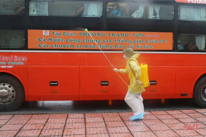 547 học sinh, giáo viên, phụ huynh từ miền Nam về Hà Tĩnh an toàn