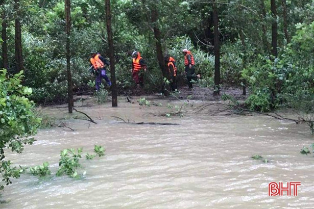 Một người đàn ông mất tích khi thả lưới trên hồ Sông Rác