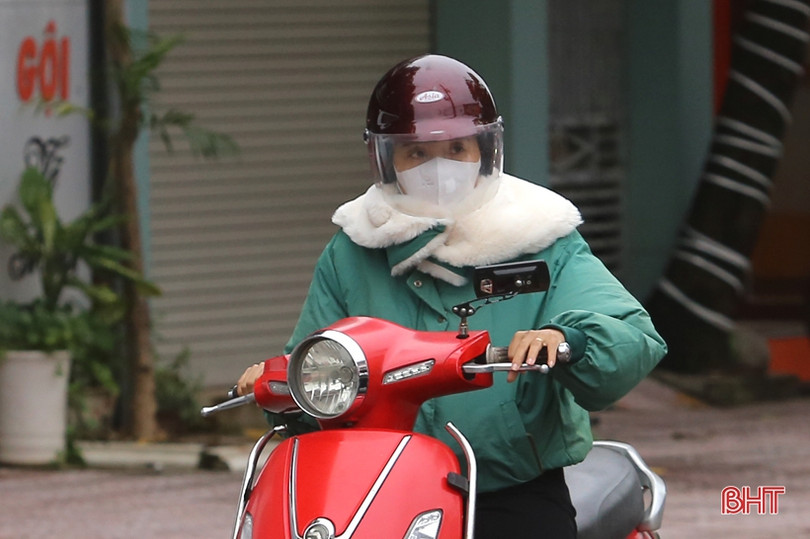 Người dân Hà Tĩnh khăn len, áo ấm đón đợt rét đầu mùa