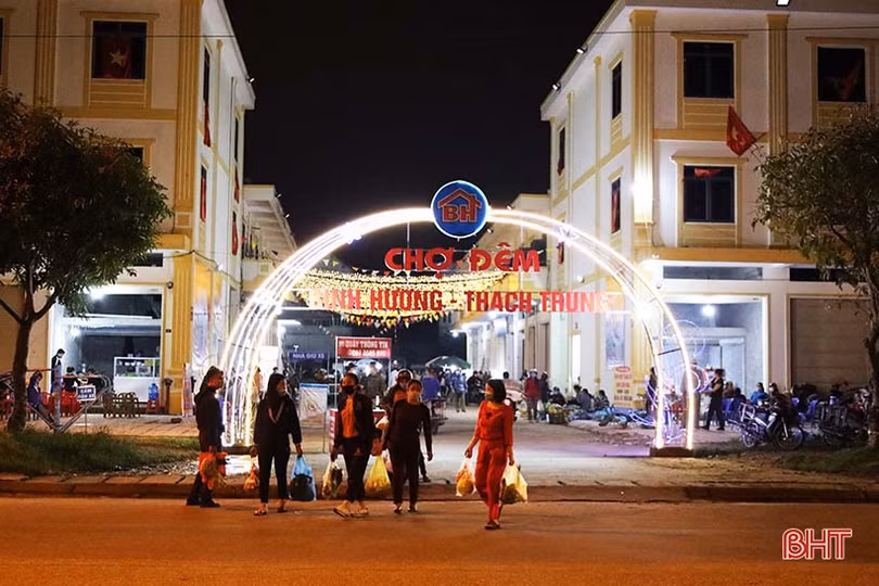 Đi chợ đêm nông sản Bình Hương