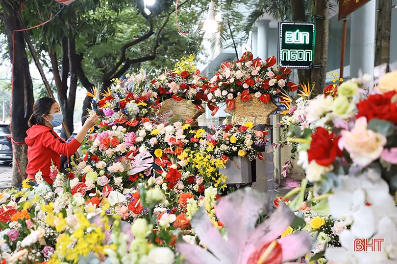 Hoa tươi tại TP Hà Tĩnh “đắt hàng” dịp lễ 20/10