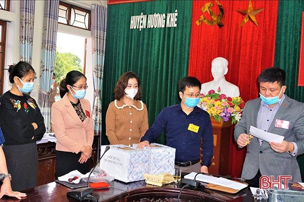 113 thí sinh tham gia thi sát hạch tuyển giáo viên ở Hương Khê