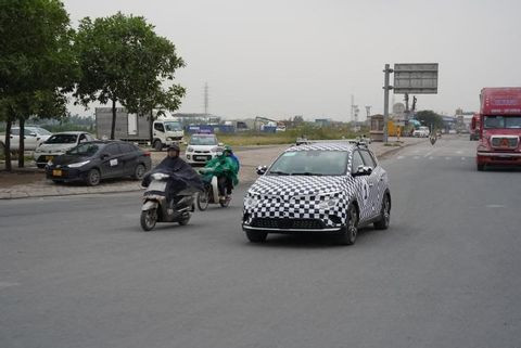 VinFast VF e34 bắt đầu chạy thử nghiệm trên đường đô thị