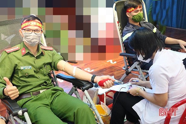 230 cán bộ, chiến sĩ Công an Hà Tĩnh tình nguyện hiến máu