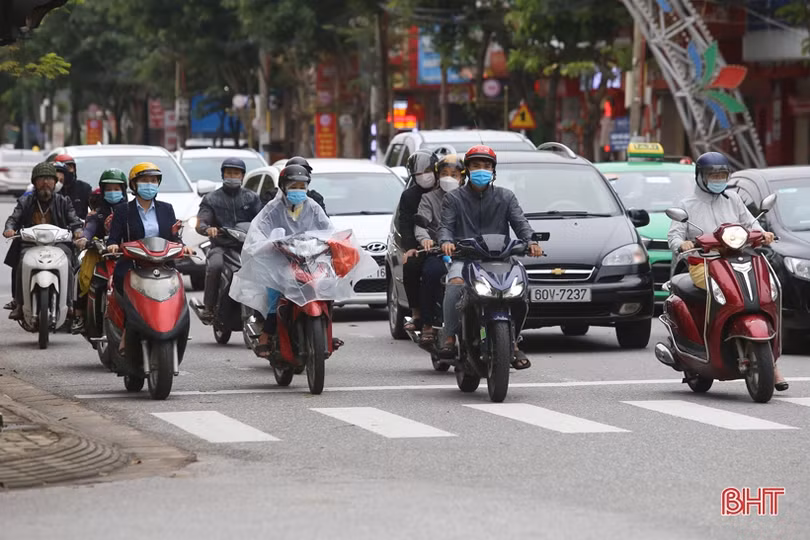 Người dân Hà Tĩnh khăn len, áo ấm đón đợt rét đầu mùa