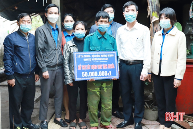 Hỗ trợ xây nhà mới cho 2 gia đình chính sách ở Nghi Xuân