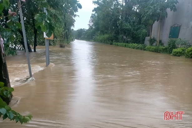 Sạt lở đất, ngập lụt cục bộ tiếp tục diễn ra tại nhiều địa bàn TX Kỳ Anh