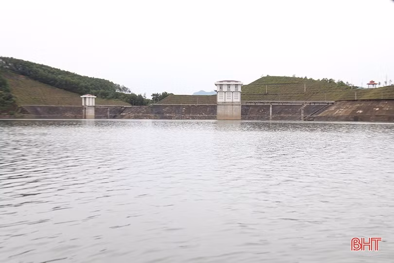 Sớm khắc phục các điểm sạt lở do mưa lớn ở Vũ Quang