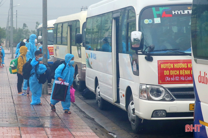547 học sinh, giáo viên, phụ huynh từ miền Nam về Hà Tĩnh an toàn