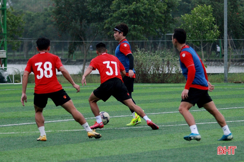 Hồng Lĩnh Hà Tĩnh ra quân tập luyện, chuẩn bị cho mùa giải mới