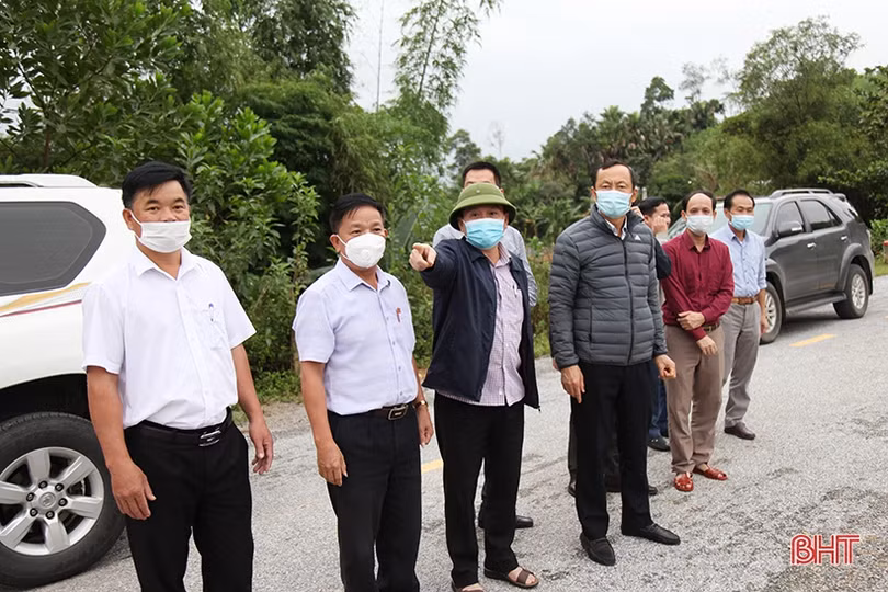 Sớm khắc phục các điểm sạt lở do mưa lớn ở Vũ Quang