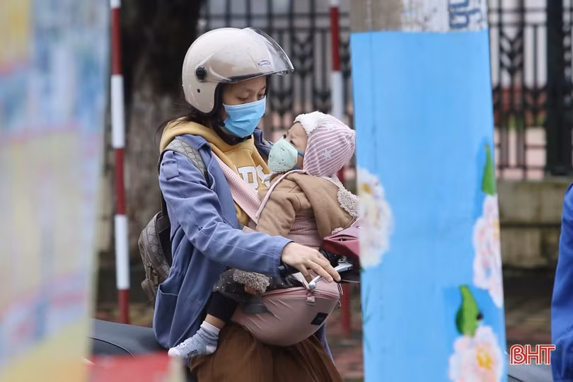 Người dân Hà Tĩnh khăn len, áo ấm đón đợt rét đầu mùa