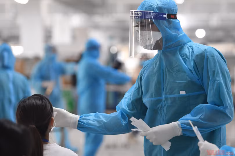 Ngày 24/10: Có 4.045 ca mắc COVID-19, giảm mạnh số ca tử vong