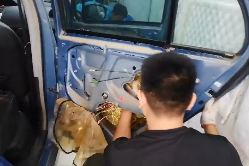 Cách âm chống ồn xe ô tô nên hay không?