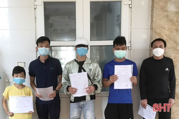 Thêm 5 người mắc COVID-19 ở Hà Tĩnh ra viện