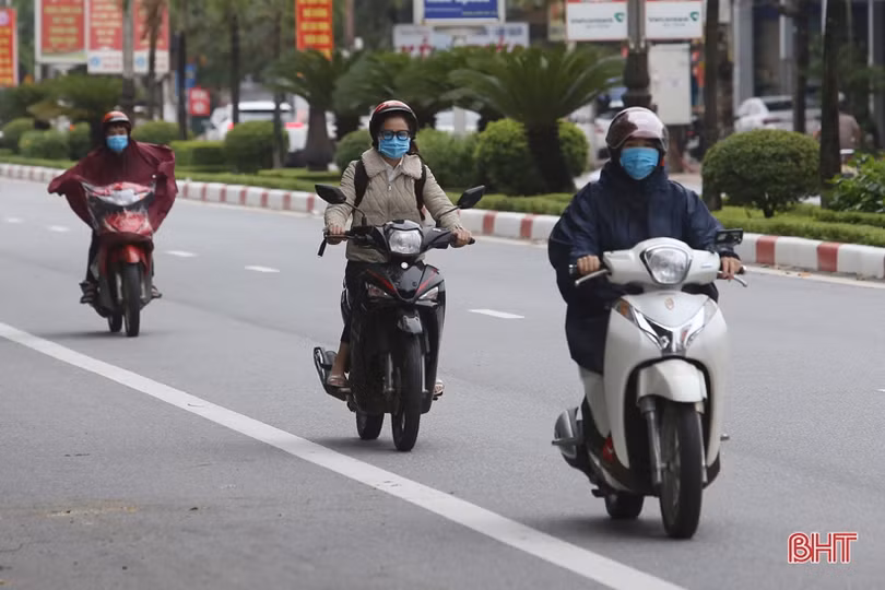 Người dân Hà Tĩnh khăn len, áo ấm đón đợt rét đầu mùa