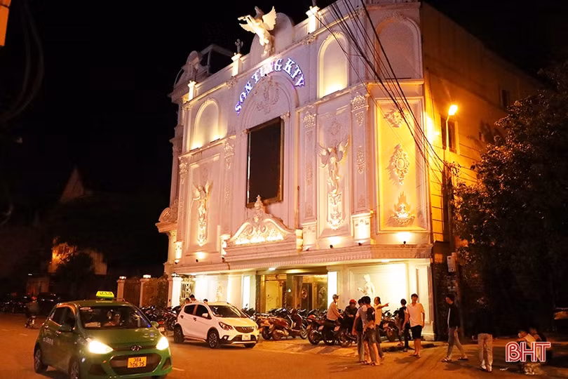 Các cơ sở karaoke tại Hà Tĩnh đón khách trong điều kiện phòng dịch COVID-19