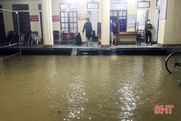 Sạt lở đất, ngập lụt cục bộ tiếp tục diễn ra tại nhiều địa bàn TX Kỳ Anh