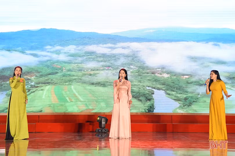 Trao giải 15 tác phẩm xuất sắc Cuộc thi video clip “Hà Tĩnh trong tôi”