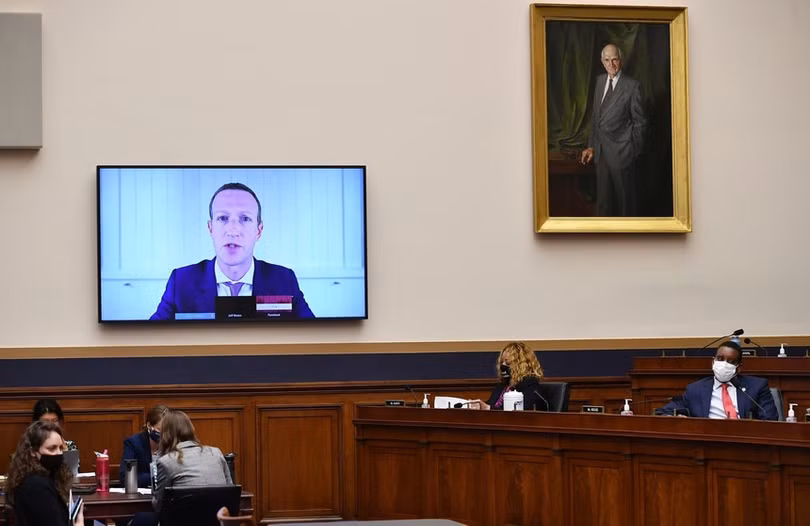 Đổi tên là chiêu “ve sầu thoát xác” của Facebook