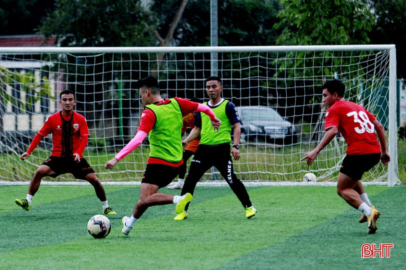 Hồng Lĩnh Hà Tĩnh ra quân tập luyện, chuẩn bị cho mùa giải mới