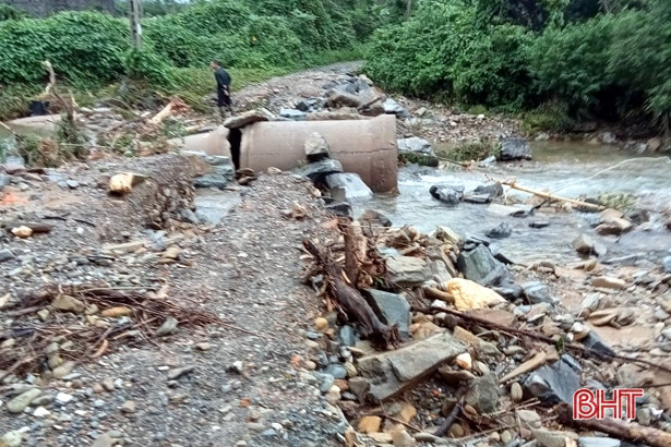 Cần sớm khắc phục cầu dân sinh bị cuốn trôi sau mưa lớn ở Kỳ Thịnh