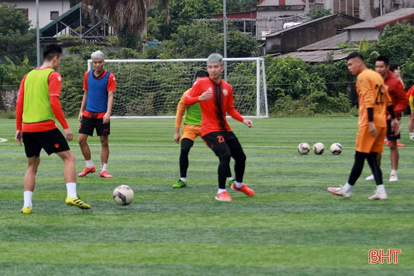 Hồng Lĩnh Hà Tĩnh ra quân tập luyện, chuẩn bị cho mùa giải mới
