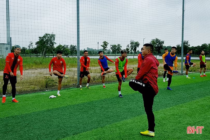 Hồng Lĩnh Hà Tĩnh ra quân tập luyện, chuẩn bị cho mùa giải mới