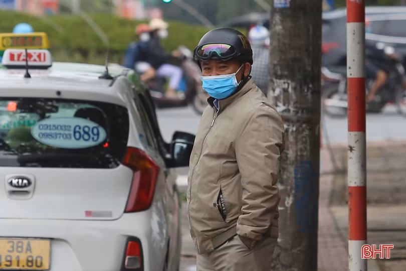 Người dân Hà Tĩnh khăn len, áo ấm đón đợt rét đầu mùa