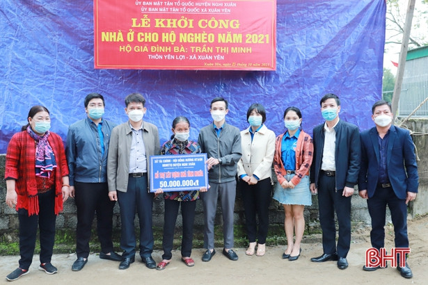 Hỗ trợ xây nhà mới cho 2 gia đình chính sách ở Nghi Xuân