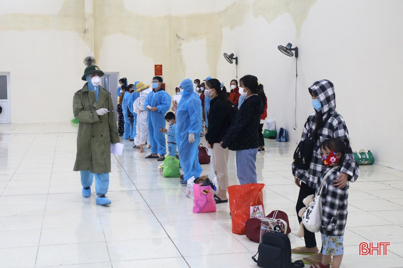 547 học sinh, giáo viên, phụ huynh từ miền Nam về Hà Tĩnh an toàn