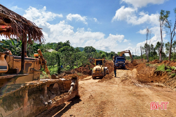 Hà Tĩnh quyết liệt phòng chống dịch, đẩy nhanh giải ngân vốn đầu tư công, thúc đẩy phát triển kinh tế - xã hội
