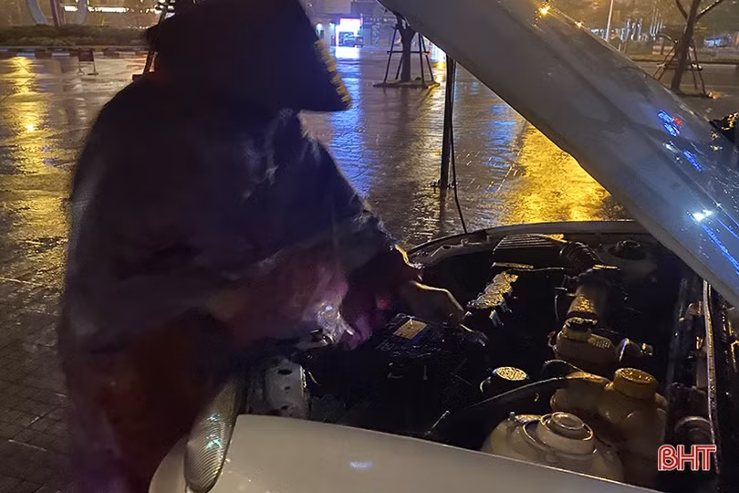 Tìm nơi gửi “xế hộp” trong đêm ở TP Hà Tĩnh