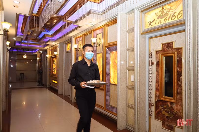 Các cơ sở karaoke tại Hà Tĩnh đón khách trong điều kiện phòng dịch COVID-19