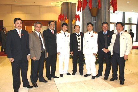 Các đại biểu đoàn Hà Tĩnh chụp hình lưu niệm với một số đại biểu đoàn bạn trong cả nước Các đại biểu đoàn Hà Tĩnh chụp hình lưu niệm với một số đại biểu đoàn bạn trong cả nước