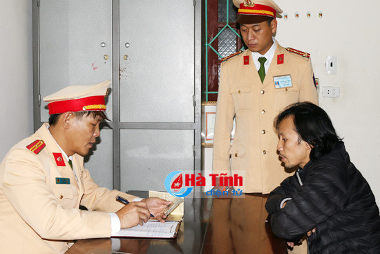 bat xe tai cho 48 be go lau trong dem