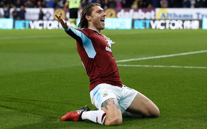 top 10 ban hop dong he xat ra mieng tai premier league 2016