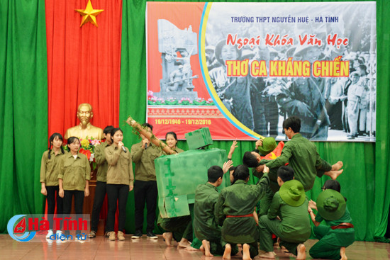 xem co tro san khau hoa tho ca khang chien