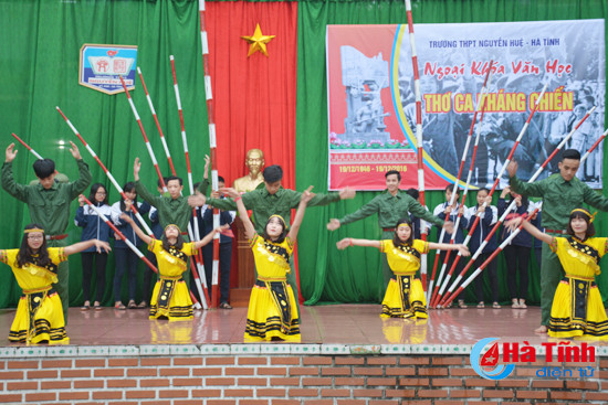 xem co tro san khau hoa tho ca khang chien