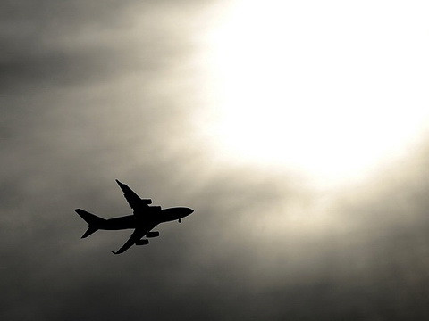 may bay quan su nga vo lam ba hang chuc nguoi bi thuong