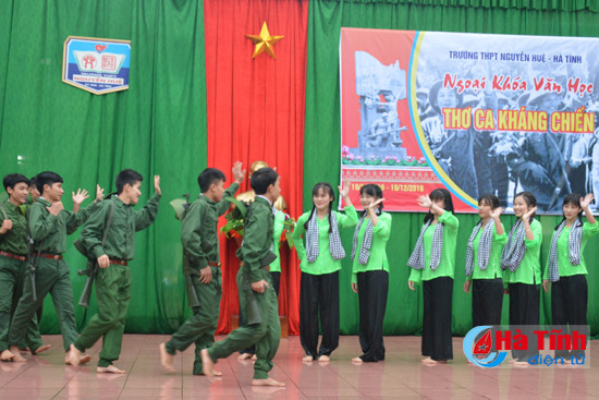 xem co tro san khau hoa tho ca khang chien